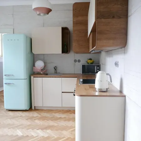 Apartment 3 Bedrooms Spacious Near Castle In Center Bratislava